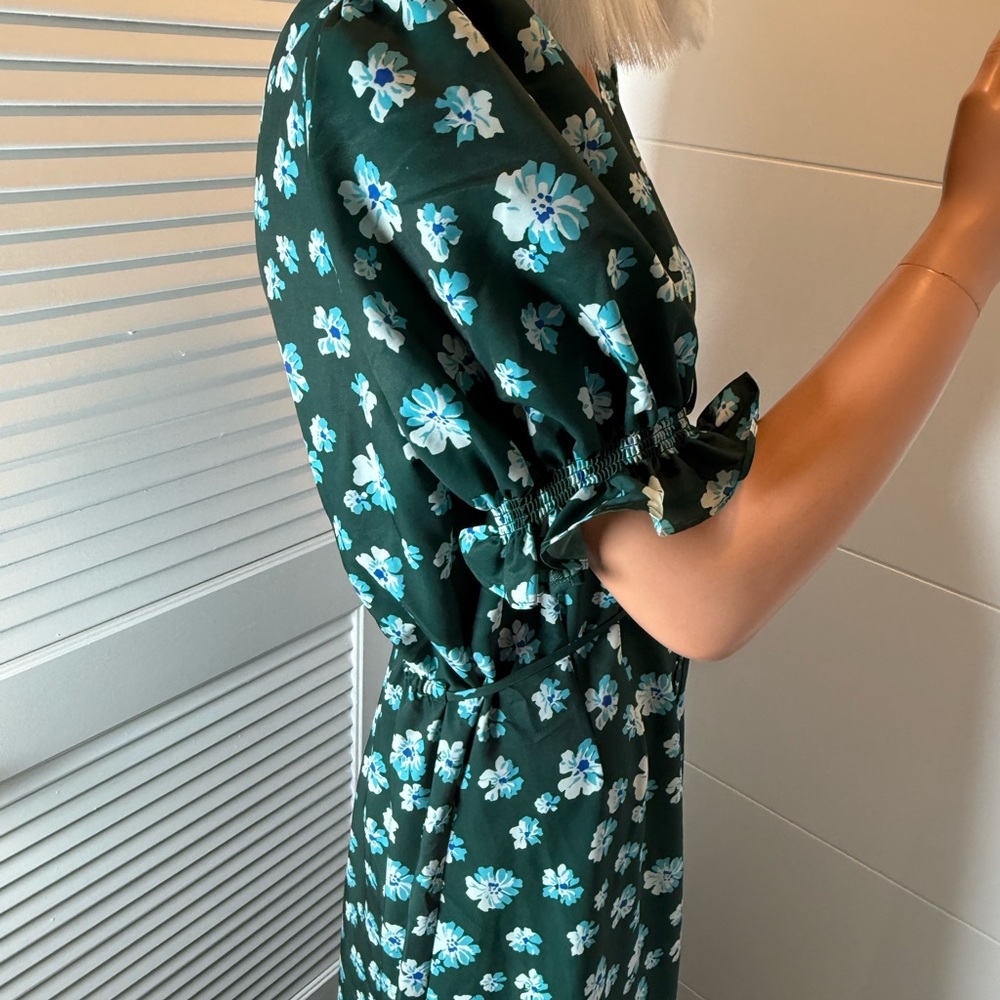 Outerknown Flora puff sleeve A line button front green large . - Picture 10 of 15